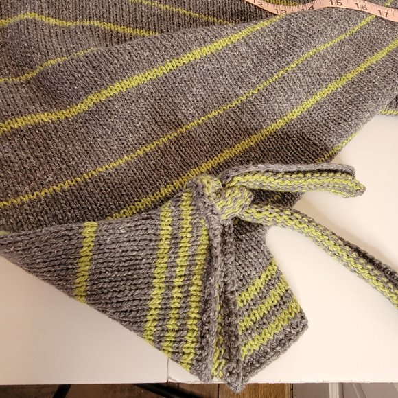 Handmade Knitted Multi-Color Pullover Shrug/Poncho, Size M, NWOT - Picture 9 of 11